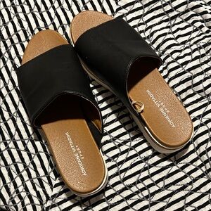 Adrienne Vittadini Black Sport Sandals Size 9.5